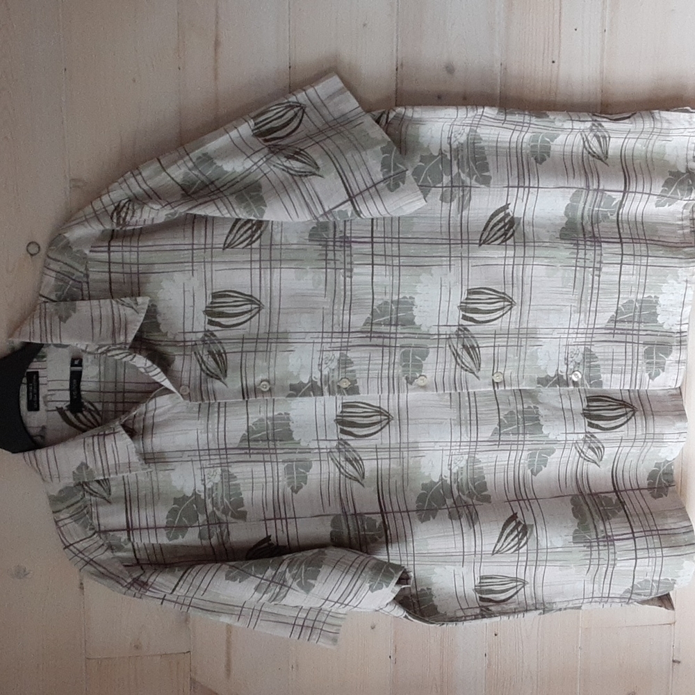 VINTAGE Hawaiian Aloha Shirt. Visitor brand size XXL. Cream, Green/Burgundy.